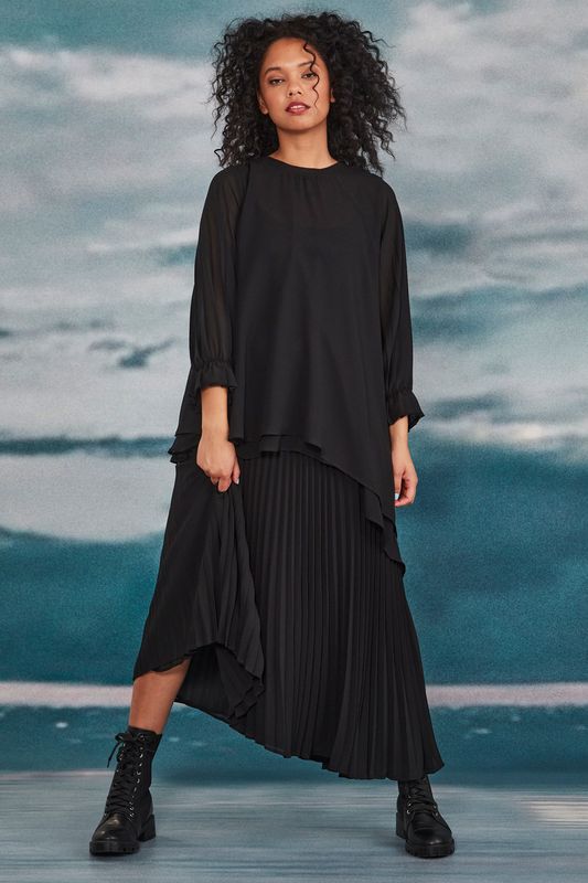 									COMET CLOSER TOP
								, 			STEP RIGHT UP SKIRT
			