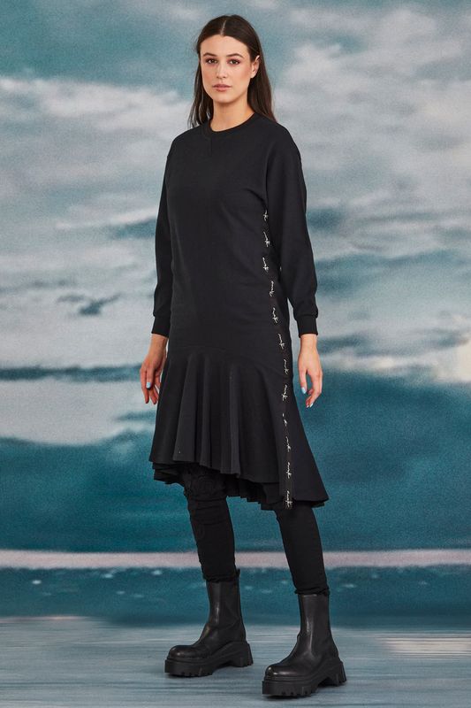 									OPPOSITES RELAXED DRESS
			