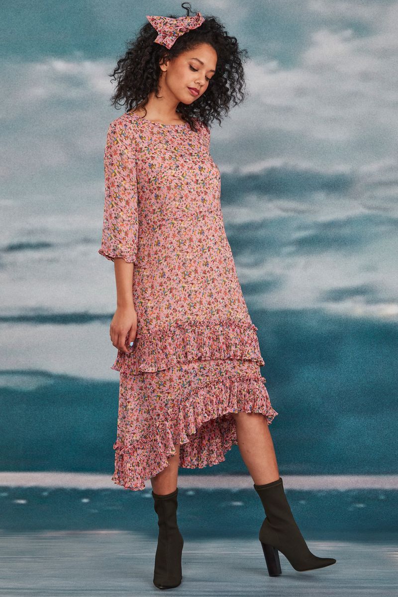 									TRUE ROMANCE DRESS
			