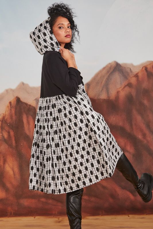 									NOBODY DOES IT SWEATER DRESS
			