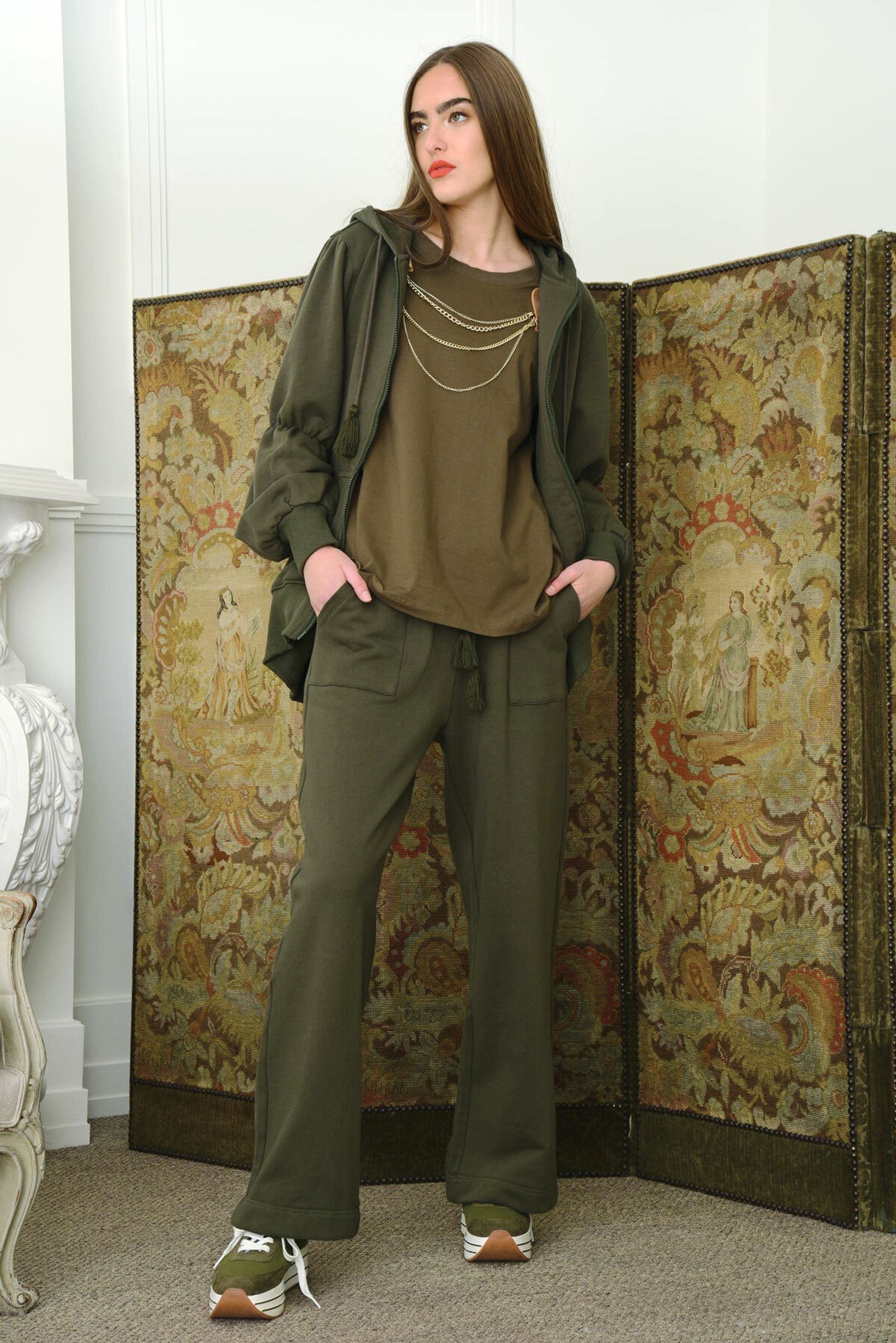 									LAZY SUNDAY JACKET
								, 			UNCHAIN ME TEE
								, 			LONG STRETCH PANT
			