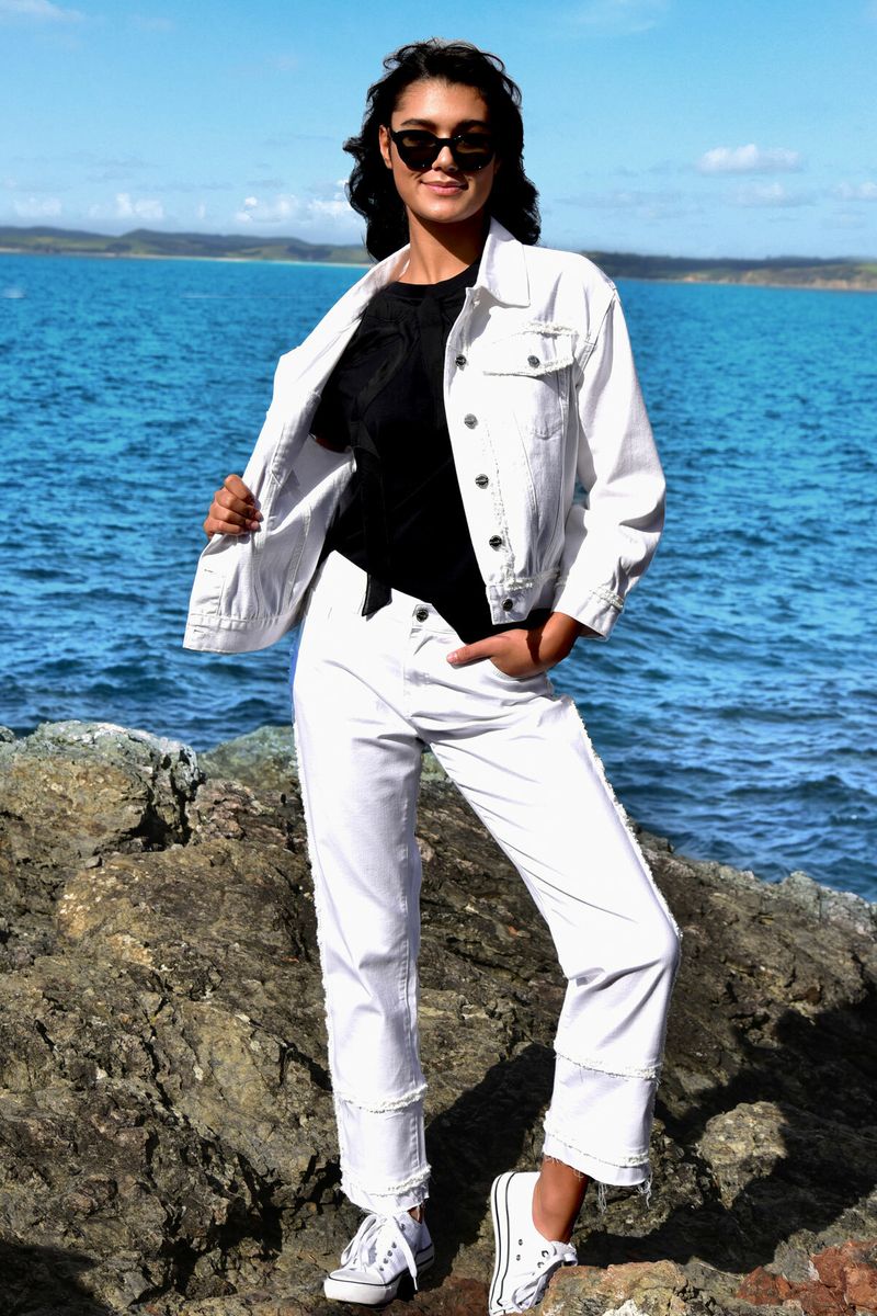 									DAKOTA DAYS JACKET
								, 			TEE A BOW TOP
								, 			WALKING STRIPE PANT
			