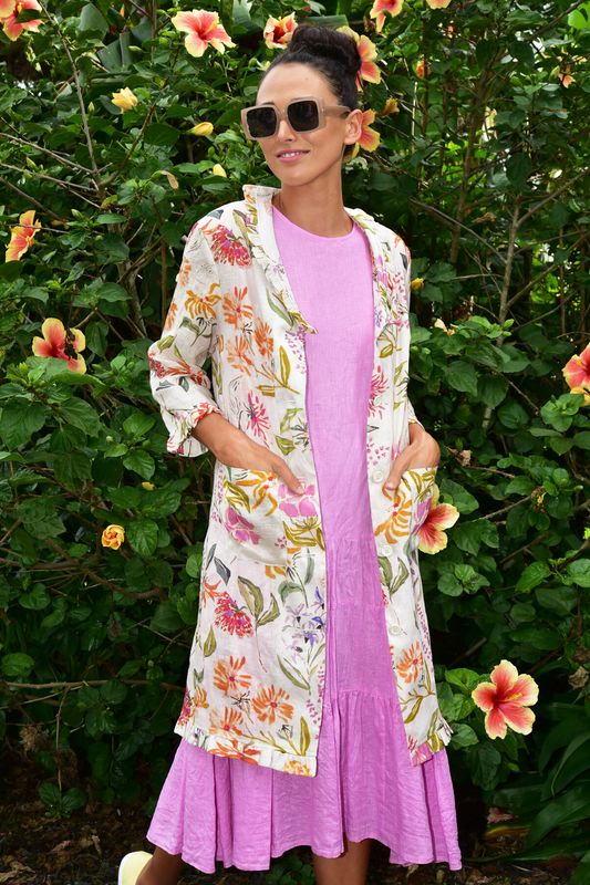 									GO EASY DRESS
								, 			MAKE IT A STAPLE COAT
			