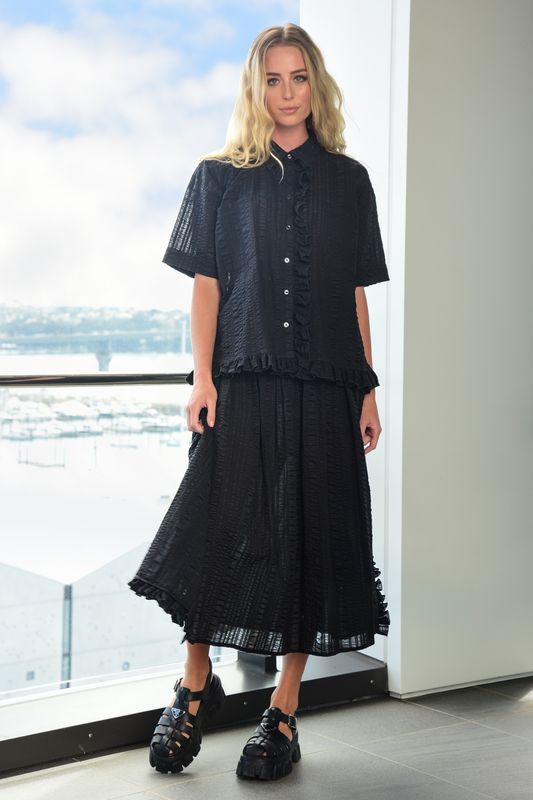 									BARE NECESSITIES SHIRT
								, 			SHIRRING GRACE SKIRT
			