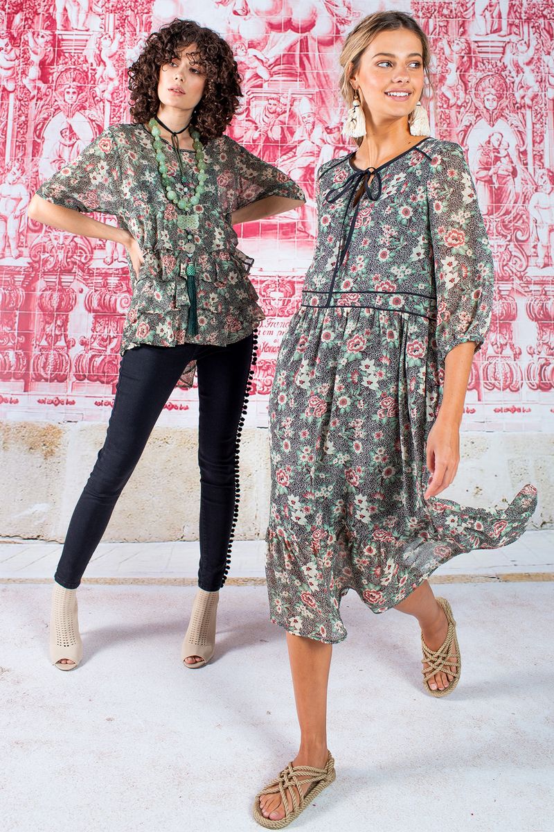 									FRILL ME BABY TOP
								, 			GOOD GIRL POM BAD JEAN
								, 			PIPING SPIRIT DRESS
			