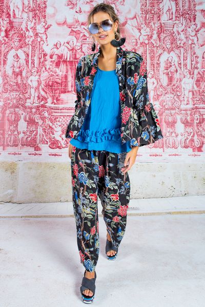 									GATHER AROUND JACKET
								, 			RUFFLE OF LOVE TOP
								, 			PULL UP PARTY PANT
			