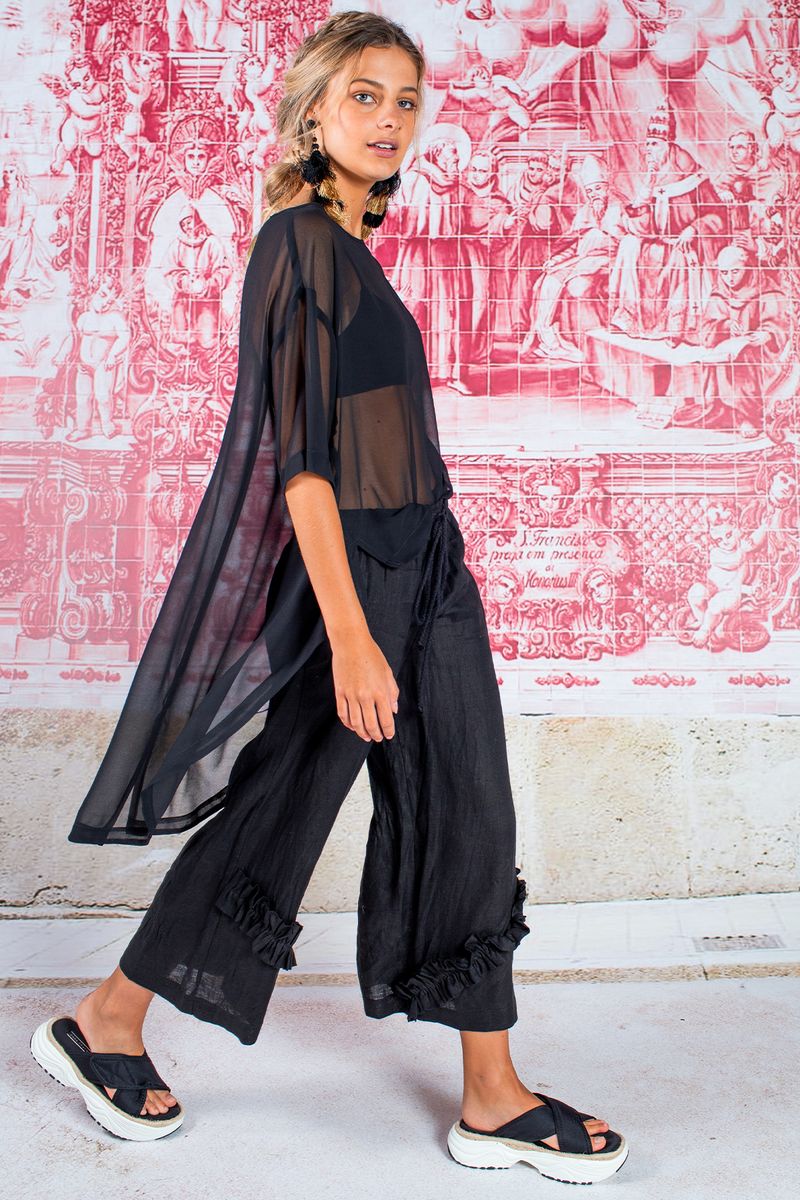 									HILO KITTY TOP
								, 			PULL STOP PANT
			