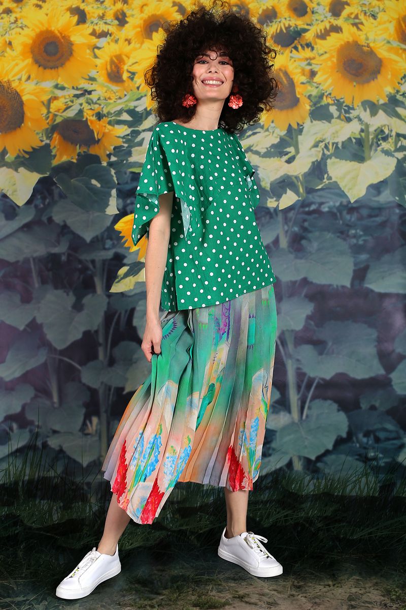 									SPOT ME TOP
								, 			PLEATY BABY SKIRT
			