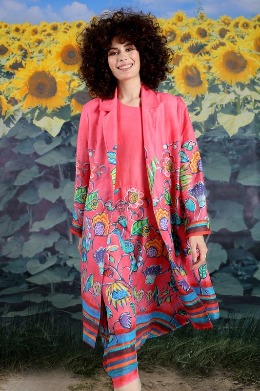 									STAR DUSTER JACKET
								, 			CRAZY TULIP LOVE DRESS
			