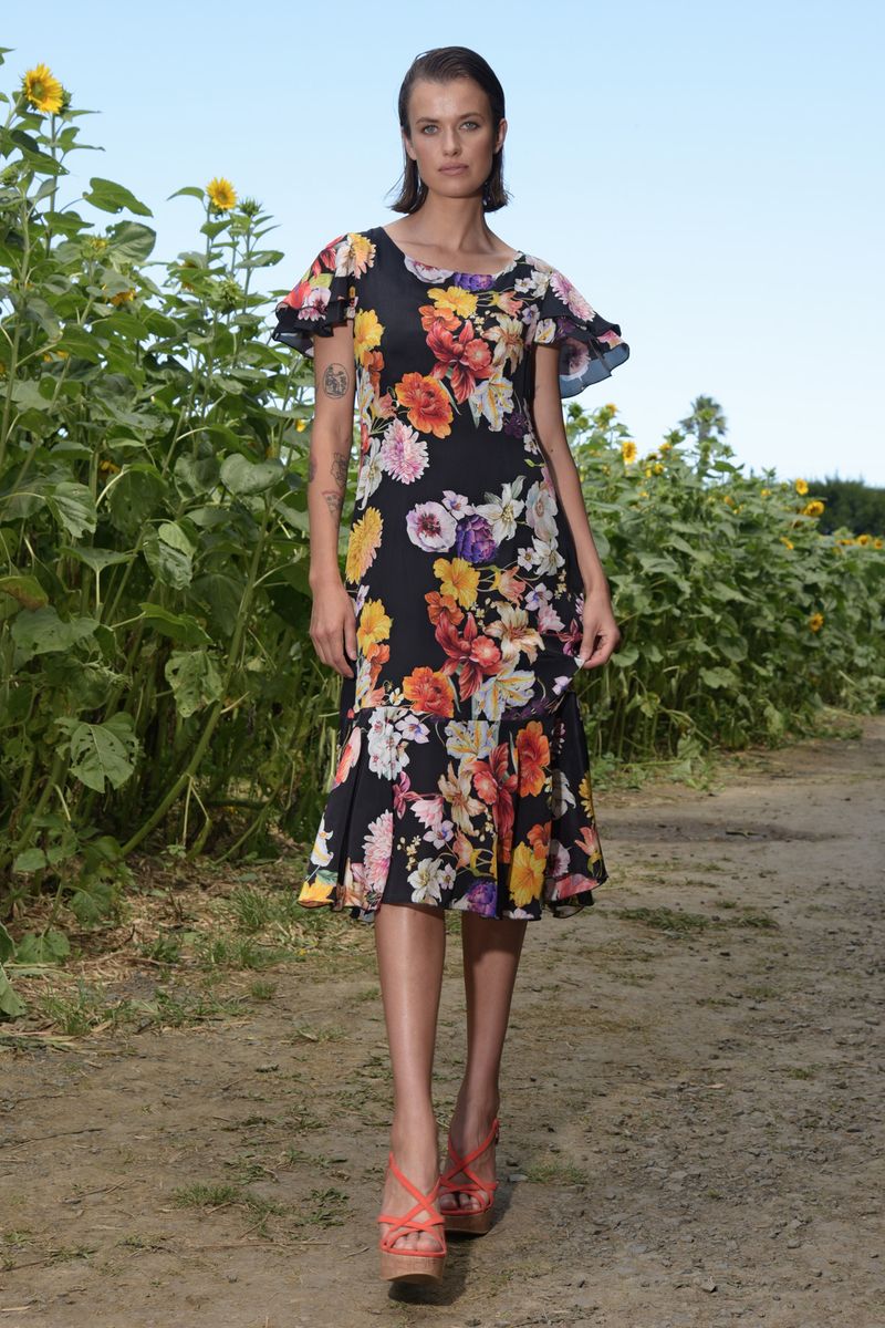 									MODERN ROMANTIC DRESS
			