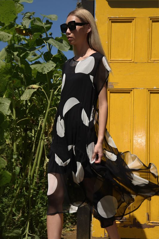 									FRILL OF THE CARNIVAL DRESS
			