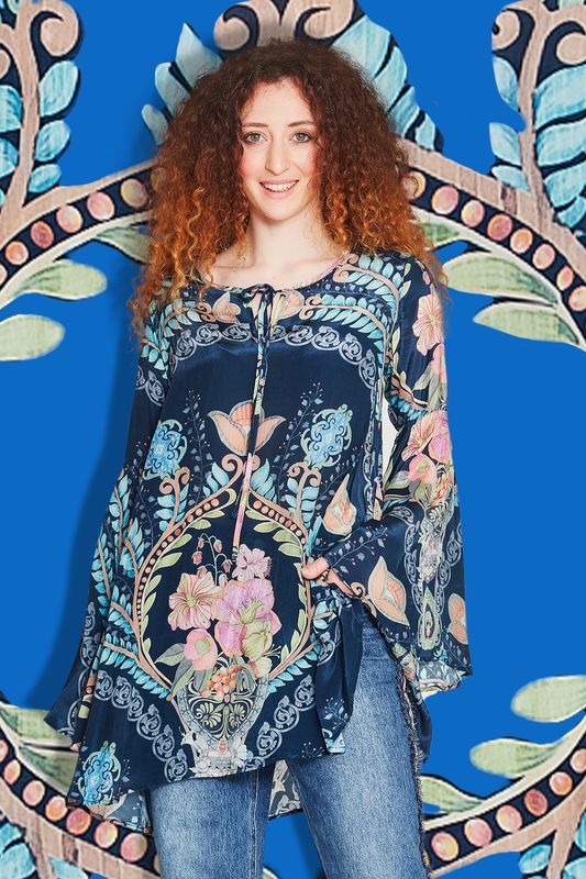 									KISS + BELL TOP
								, 			ART WALK JEAN
			