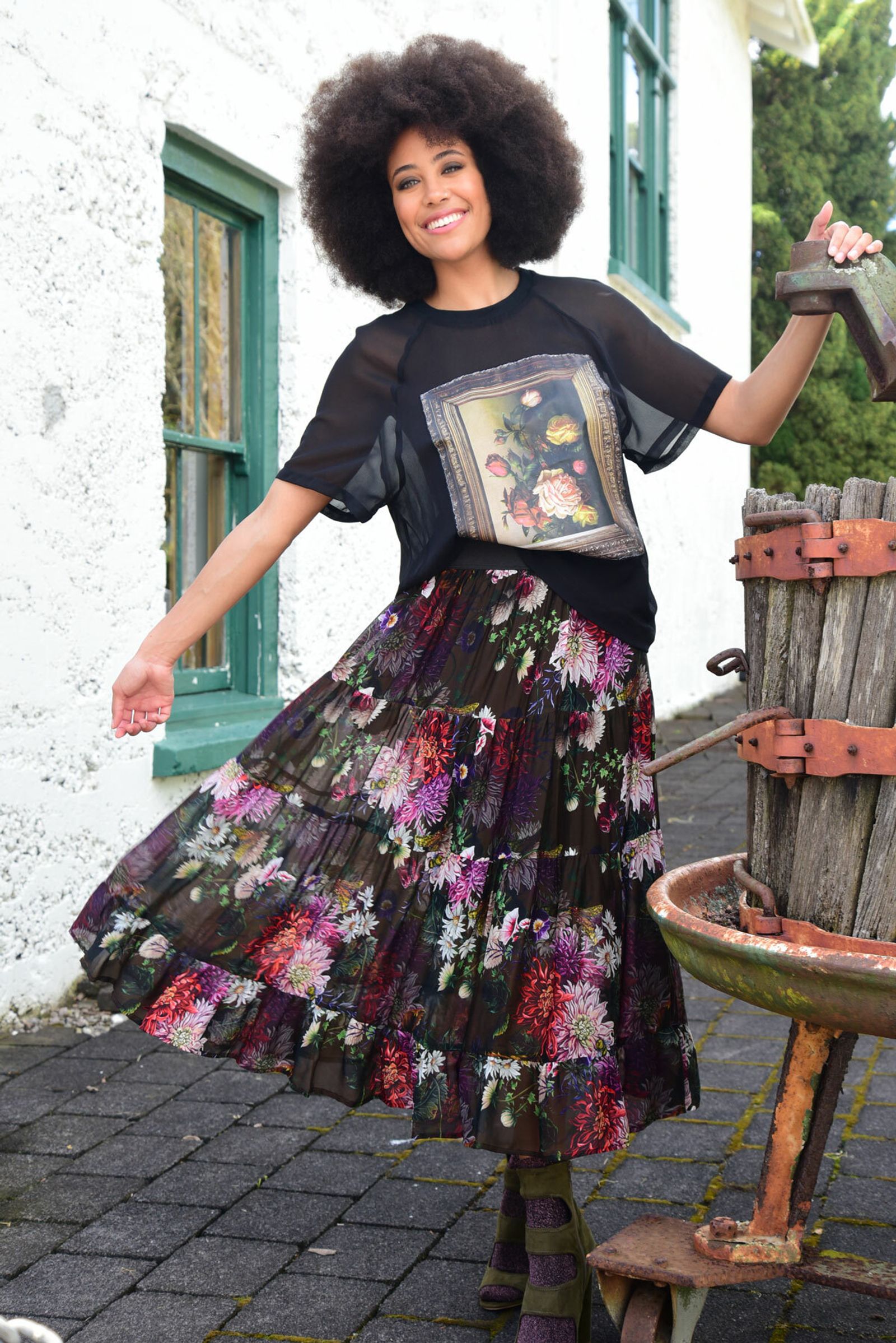 									PICTURE PERFECT TOP
								, 			THE LAST LAYER SKIRT
			