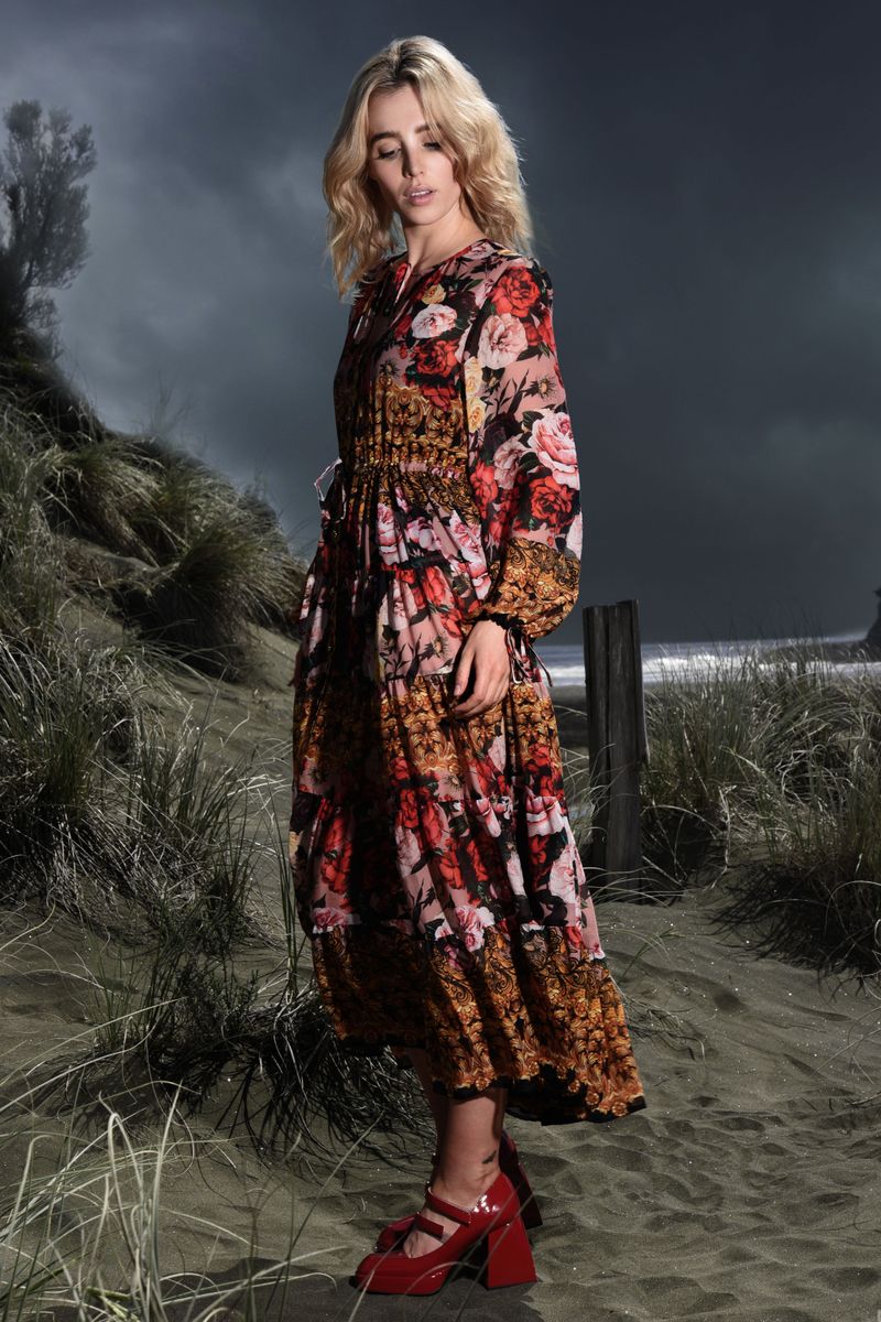 									FEEL THE MAGIC DRESS
			