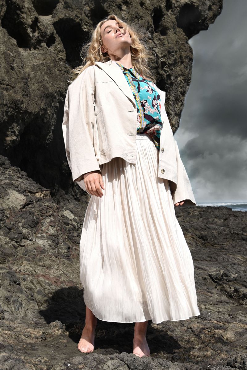 									DARING DIVA SKIRT
								, 			ON YOUR TEAM SHIRT
								, 			FRESH TAKE JACKET
			