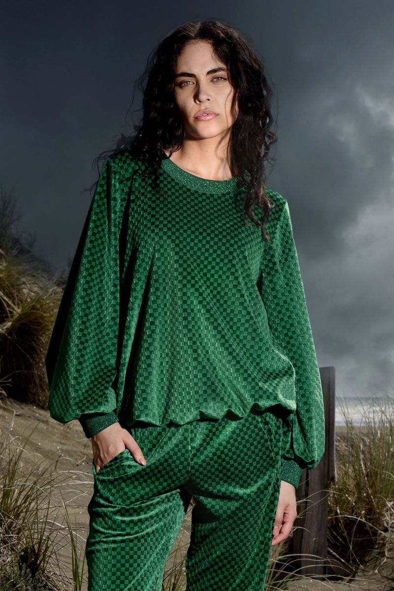 									ISN'T SHE ICONIC JUMPER
			