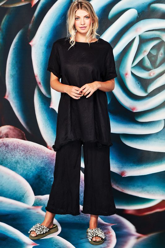 									EASY DOES IT TOP
								, 			HALF CUT PANT
			