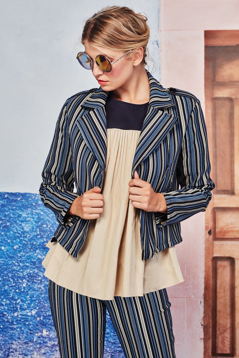 									GOLD FASHIONED SUNGLASSES
								, 			JACKET NICHOLSON JACKET
								, 			PUNCH LINE TOP
								, 			WALK PRETTY PANTS
			