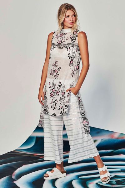 									SHOW AND TELL TOP
								, 			HALF CUT PANT
			