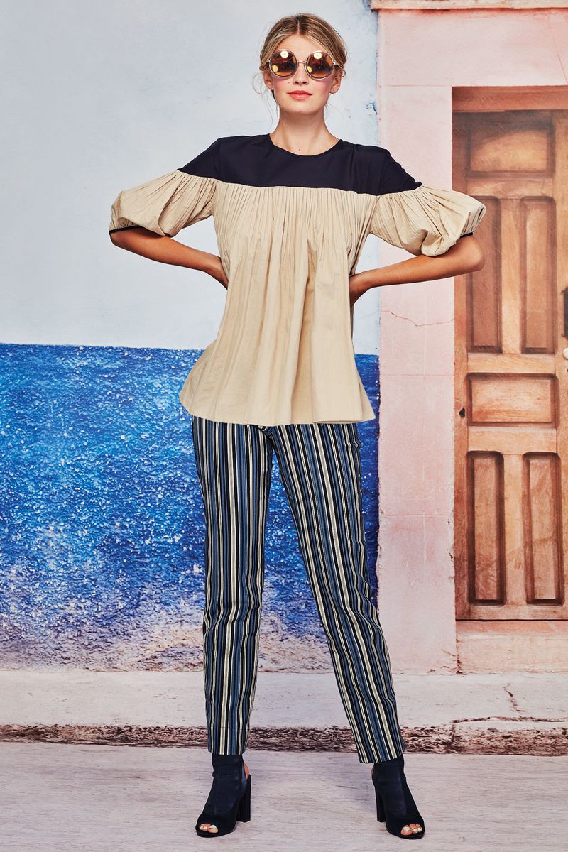									GOLD FASHIONED SUNGLASSES
								, 			PUNCH LINE TOP
								, 			WALK PRETTY PANTS
			