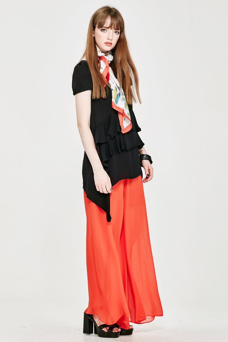 									'Frill Me' Top
								, 			'Palazzo Please' Pants
			