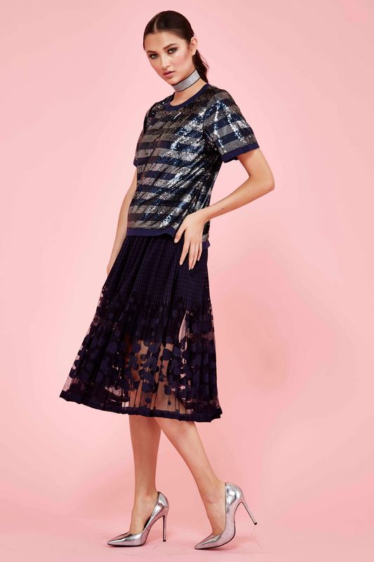 									ZIP TRIP TOP
								, 			THIS IS GONNA SKIRT SKIRT
			