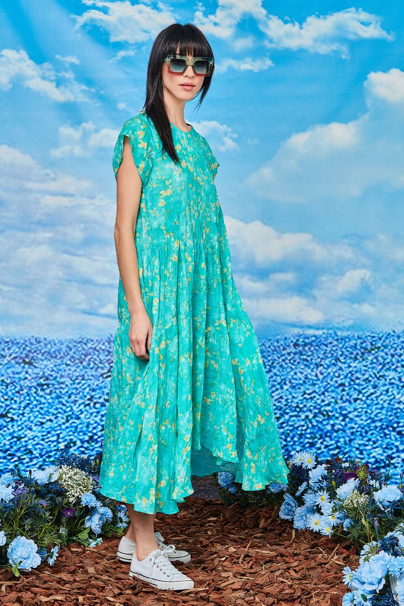 									FRILL OF THE CARNIVAL DRESS
			