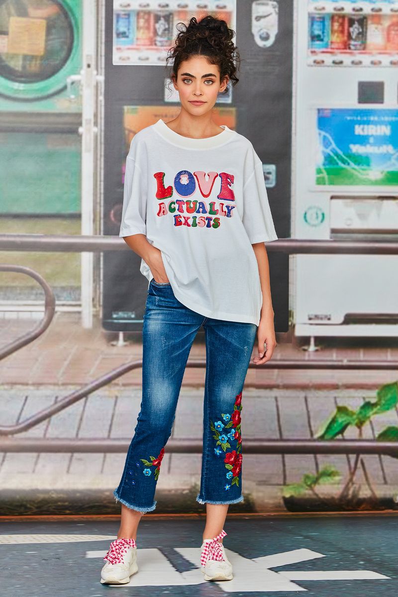 									LOVE ACTUALLY EXISTS
								, 			SUNSET STYLE JEANS
			