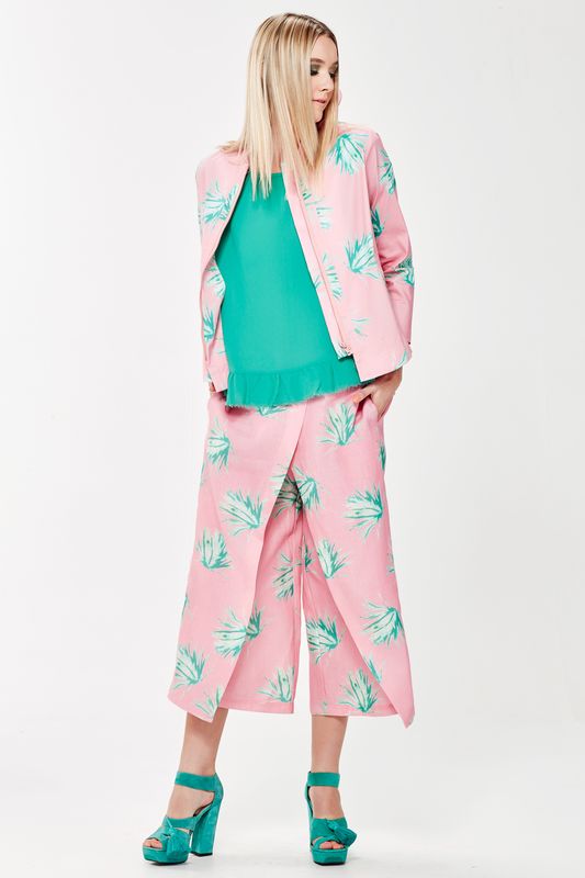 									NOSY PARKER JACKET
								, 			THEN FRAY ON TOP
								, 			WRAP AROUND PANT
			