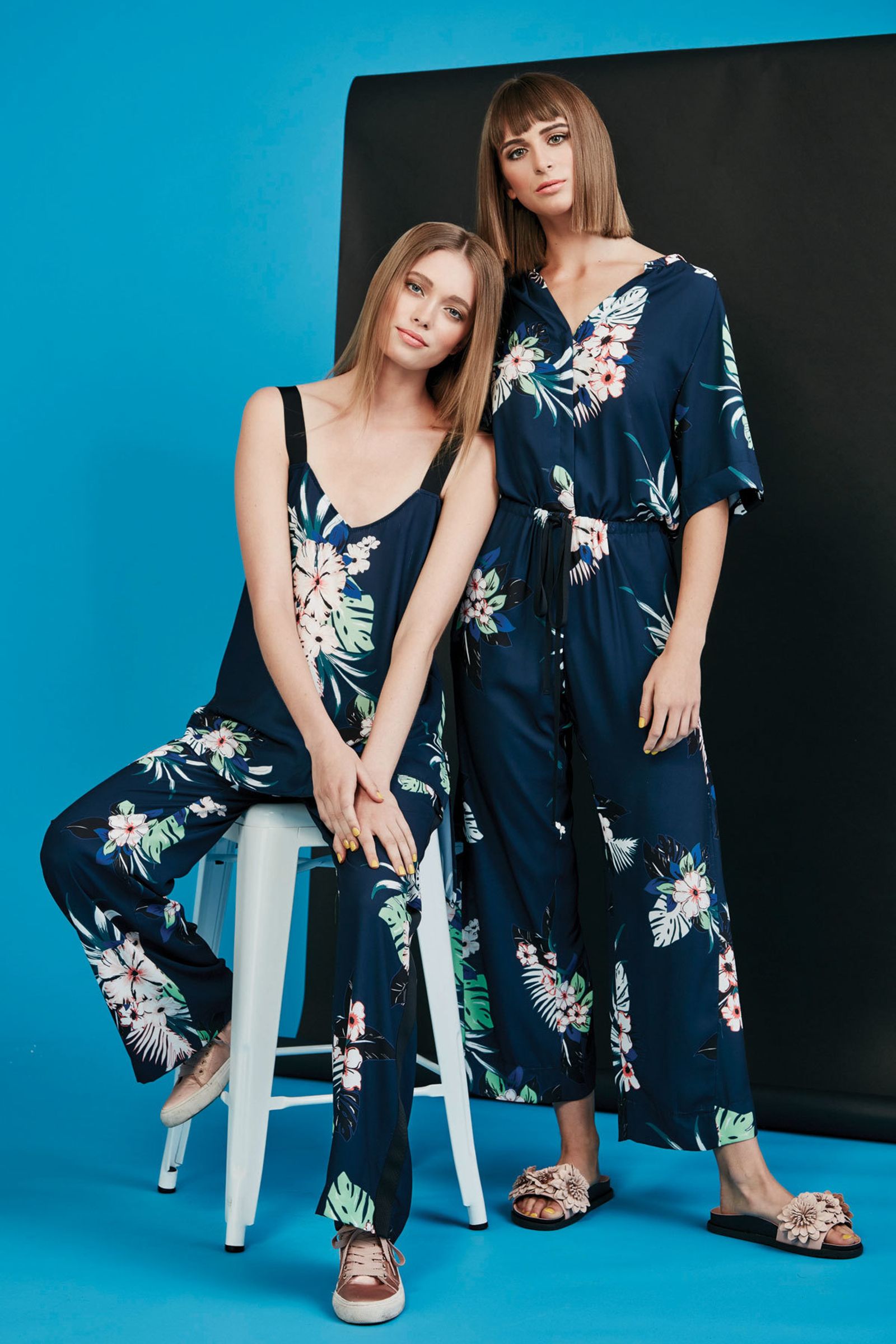 									LET IT CAMI TOP
								, 			PANTS DOWN PANT
								, 			HOT LEGS JUMPSUIT
			