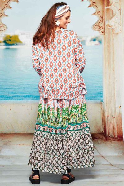 									BREATHE EASY DRESS
								, 			QUEEN OF THE LEOPARD CARDIGAN
								, 			THAT'S A WRAP SCARF
			