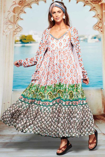 									BREATHE EASY DRESS
								, 			QUEEN OF THE LEOPARD CARDIGAN
								, 			THAT'S A WRAP SCARF
			