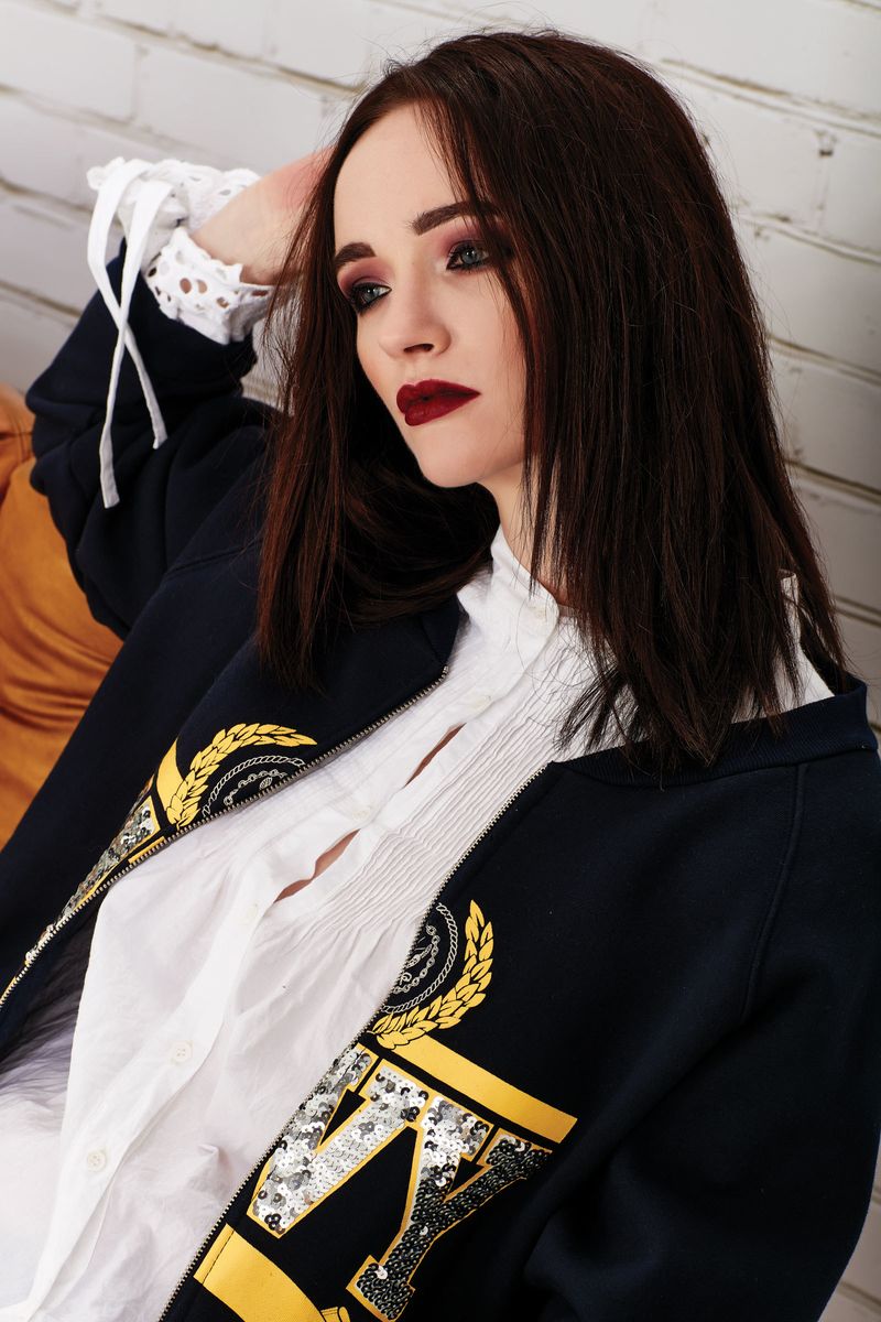 									BROAD SHIRT TOP
								, 			OOPS A NAVY TOP
			