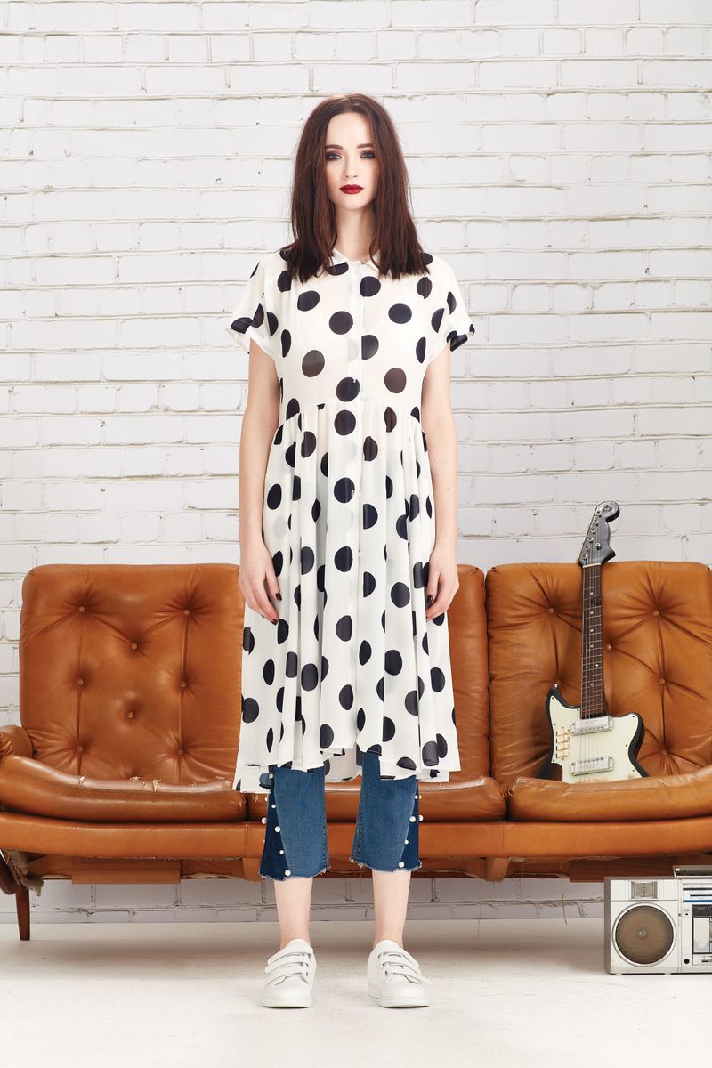 									BORDER LINE DRESS
								, 			MOTHER OF PEARL JEANS
			