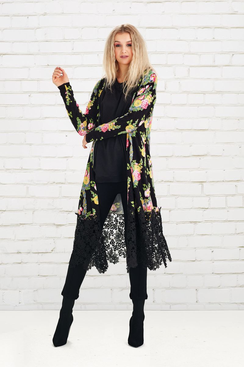 									KISS ME CARDY TOP
								, 			DON'T FIX KNIT TOP
								, 			LEGS ELEVEN TROUSER
			