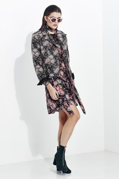 									SCREEN SIREN SUNGLASSES
								, 			JACKET NICHOLSON JACKET
								, 			A LITTLE DRESS CONVERSATION DRESS
			