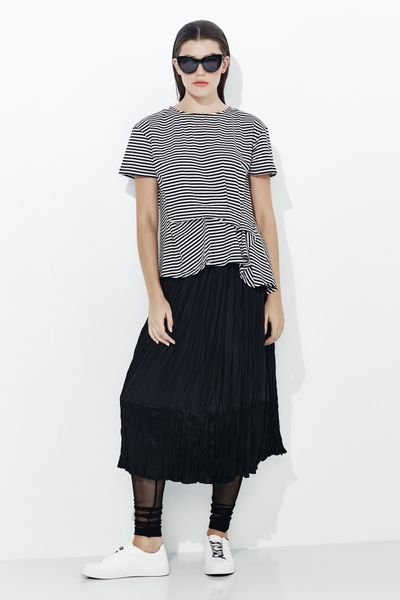 									CROSS THE LINE SUNGLASSES
								, 			YOU TO A T TOP
								, 			CRUSHED A LITTLE MORE SKIRT
								, 			CT4022-35PF17
			