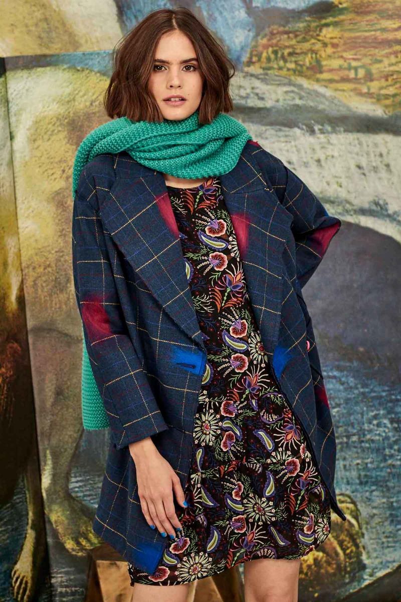 									LOVE IT OR SLEEVE IT DRESS
								, 			CHECKER OUT COAT
								, 			WRAP IT SCARF
			