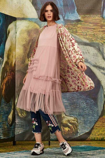 									TULLE OF THOUGHTS DRESS
								, 			KICK OF TIME JEANS
								, 			THE DUSTER WOMAN COAT
			