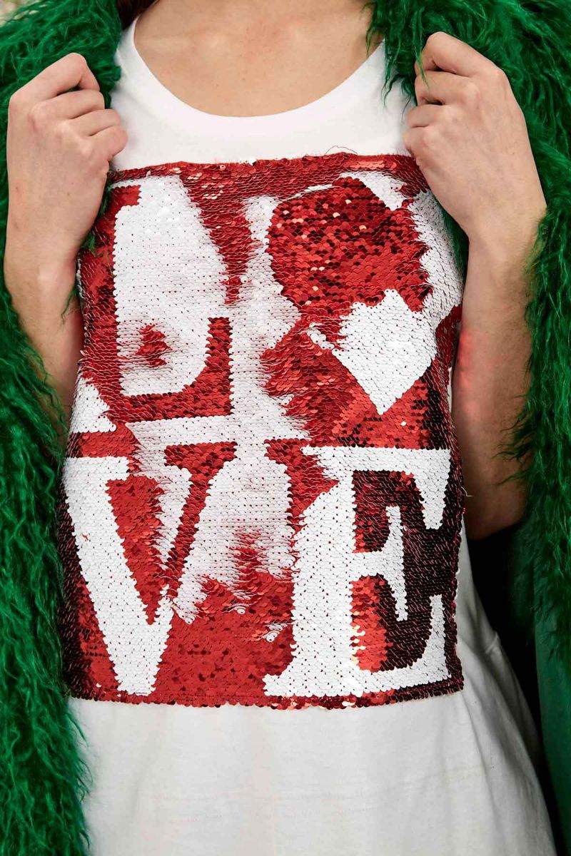 									THE PENNY TOPS T-SHIRT
								, 			TO FUR WITH LOVE COAT
			