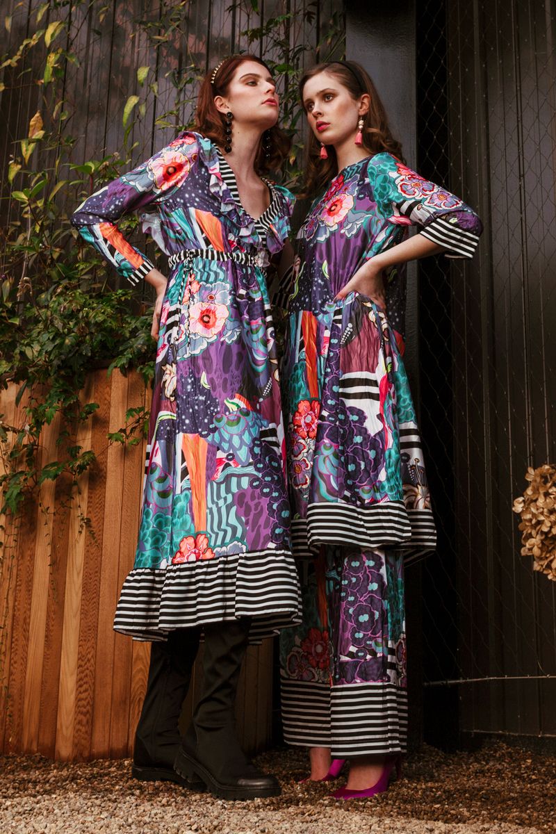 									LOVE LONG DRESS
								, 			FACE THE TUNIC DRESS
								, 			PANTS DOWN PANTS
			