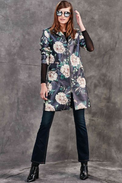 									PASS THE BAR SUNGLASSES
								, 			MIGHTY QUEEN COAT
								, 			BY ALL JEANS JEANS
			