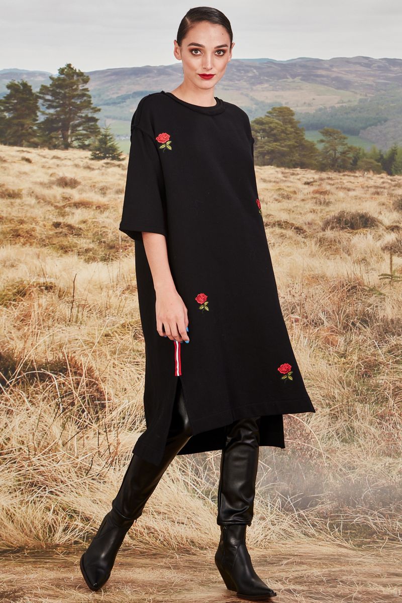 									SQUARE IT DRESS
								, 			STICK TO PLEATHER PANT
			