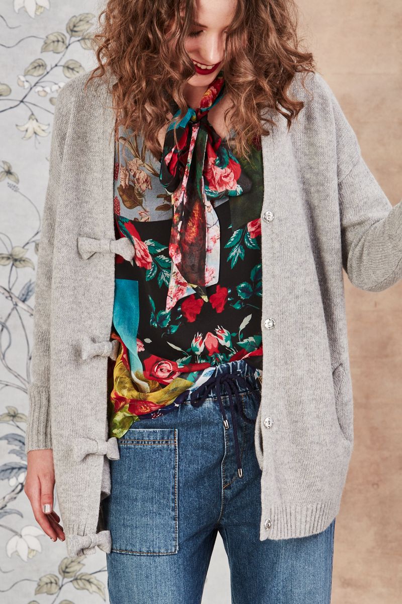 									BY AND TIE SHIRT
								, 			BOW BABY CARDIGAN
								, 			NOT MUCH DROP JEANS
			