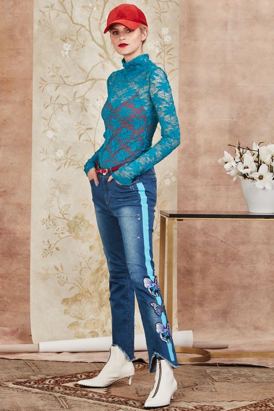 									SKIVVY LEAGUE TOP
								, 			THE LAST BUTTERFLY JEANS
			