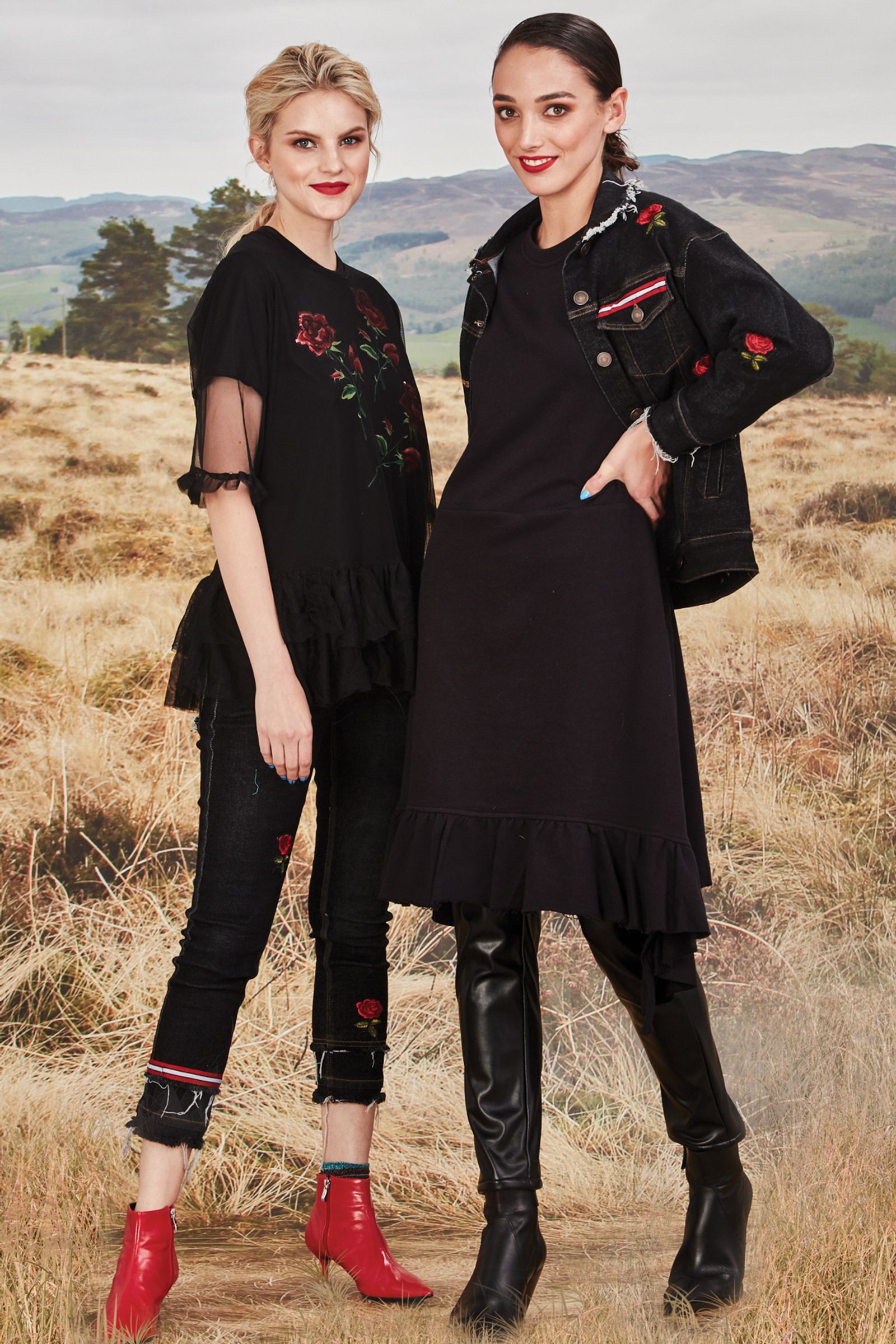 									WILD ROSE TOP
								, 			SO IT ROSE JEAN
								, 			ANYTHING ROSE JACKET
			