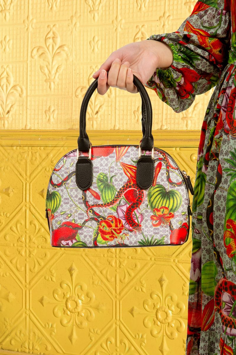 									SNAKE MY HEART HAND BAG
			