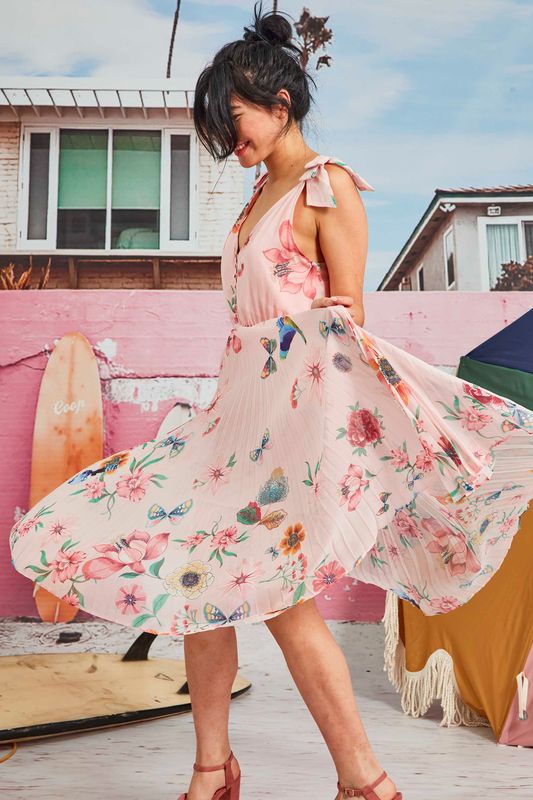 									PLEATING MOMENTS DRESS
			