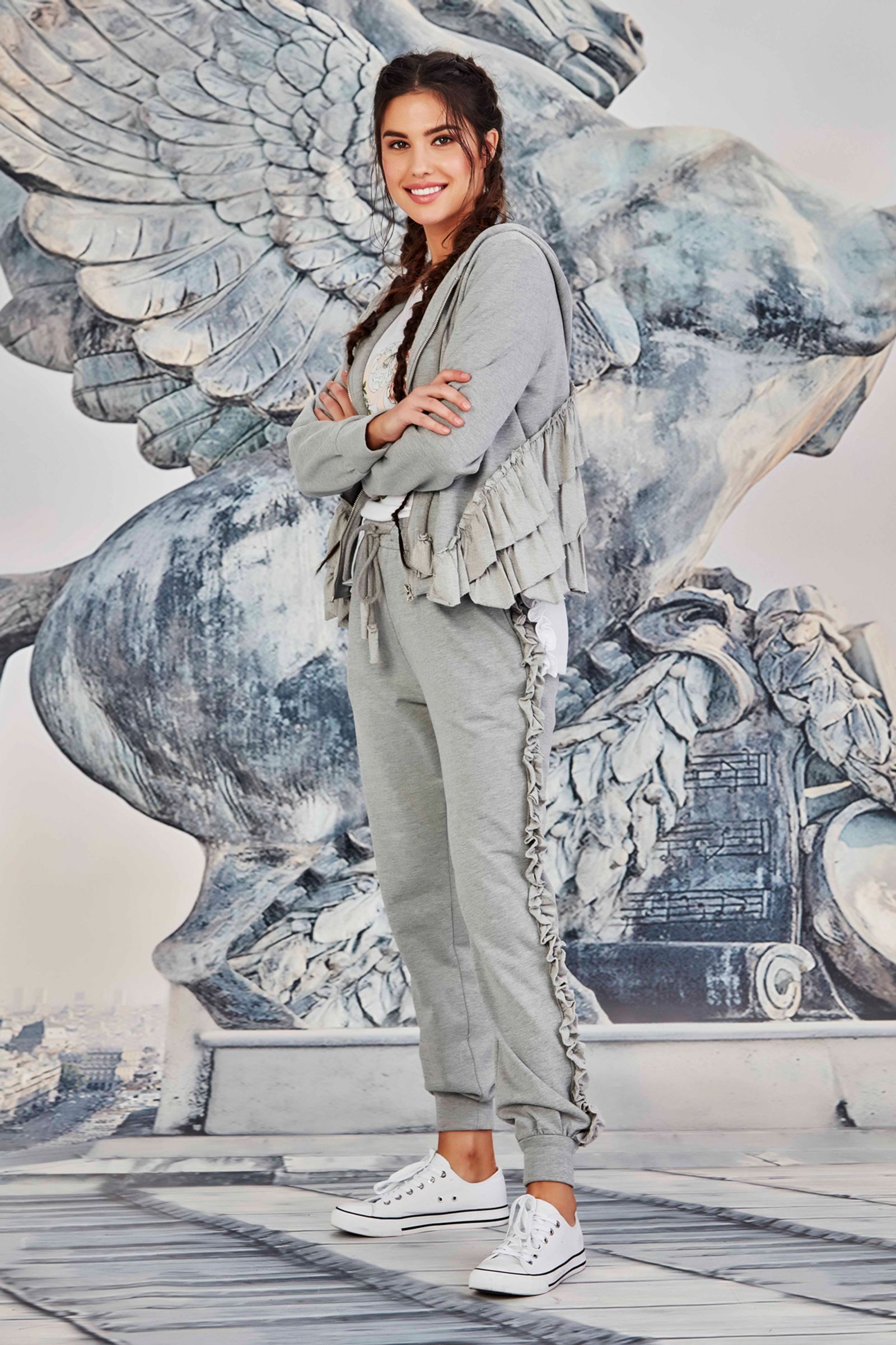 									BEVERLY FRILLS HOODIE
								, 			YOU FRILL ME PANT
			