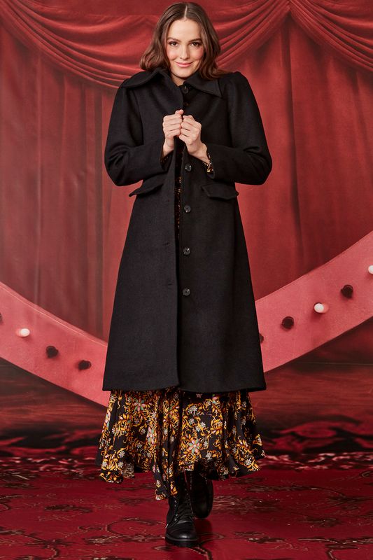 									THAT'S ALL SHE COAT COAT
			